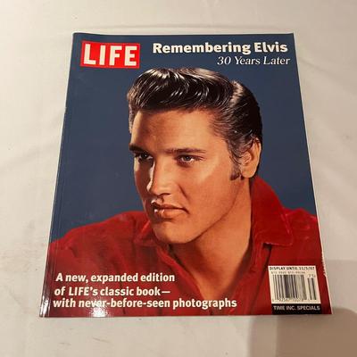 Elvis Memorabilia (D-MG)