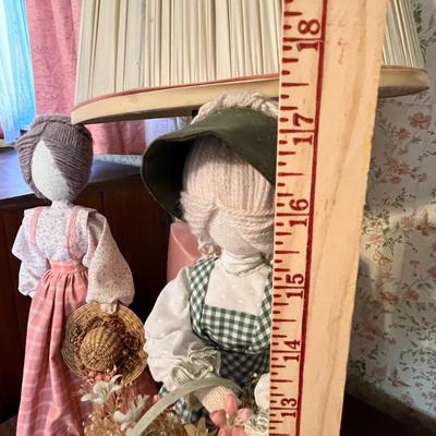 Lot 213 Vintage decor