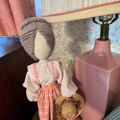 Lot 213 Vintage decor