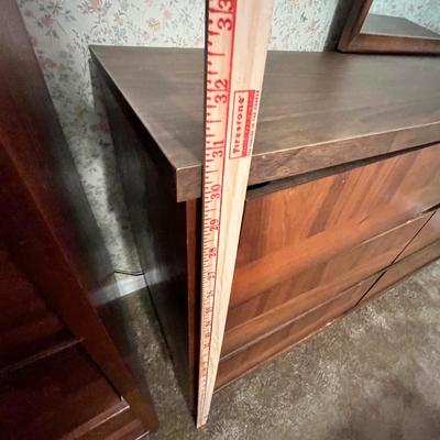 Lot 214 MCM Dresser w/ Mirror