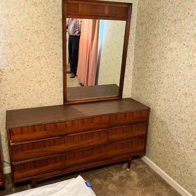 Lot 214 MCM Dresser w/ Mirror