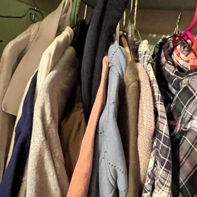 Lot 223 Men's Clothing