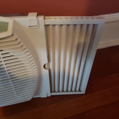 Holmes Window Fan and Pelonis Heater (B2-KD)
