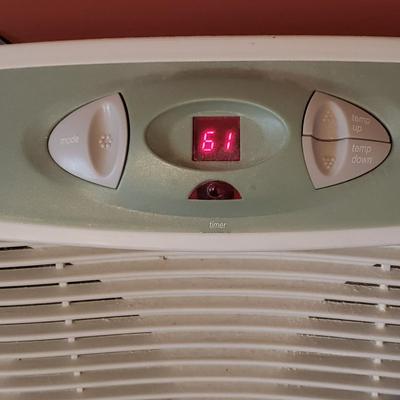 Holmes Window Fan and Pelonis Heater (B2-KD)