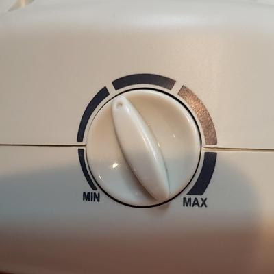 Holmes Window Fan and Pelonis Heater (B2-KD)