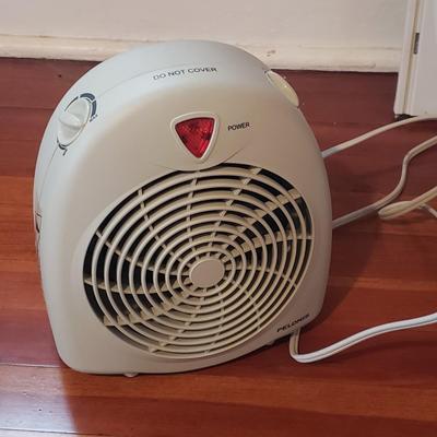 Holmes Window Fan and Pelonis Heater (B2-KD)