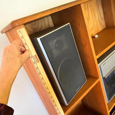 Lot 254 Hutch w/ stereos