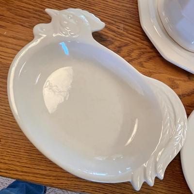Lot 255 White pottery lot