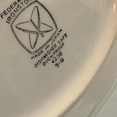 Lot 255 White pottery lot