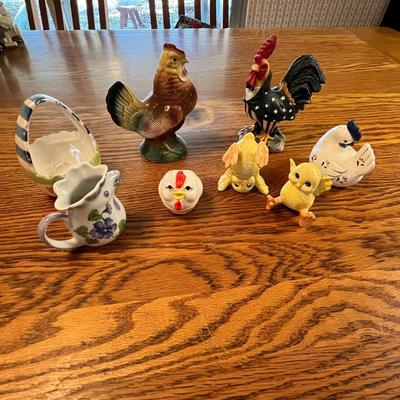Lot 258 Chicken figures