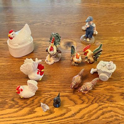 Lot 259 Ceramic chickens