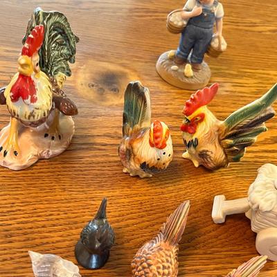 Lot 259 Ceramic chickens
