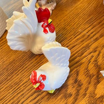 Lot 259 Ceramic chickens