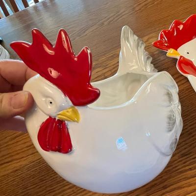 Lot 260 Chicken serve ware