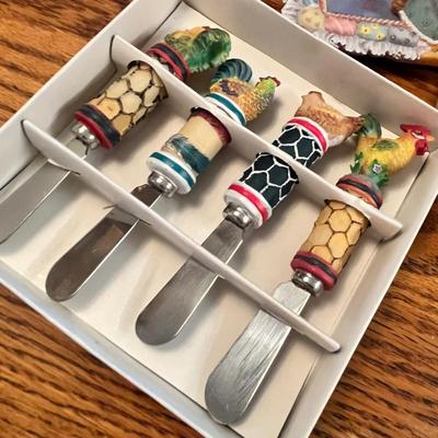 Lot 262 Chicken Kitchen items