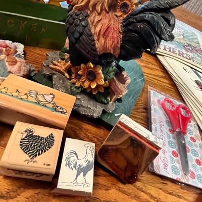 Lot 262 Chicken Kitchen items