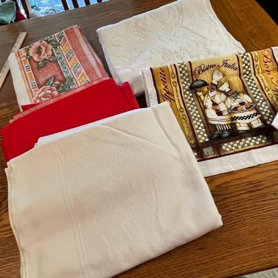 Lot 266 Towels & Table clothes