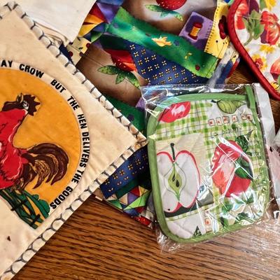 Lot 269 More chicken linens