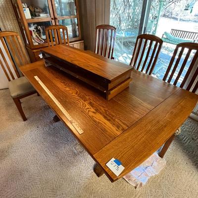 Lot 273 Oak Table set