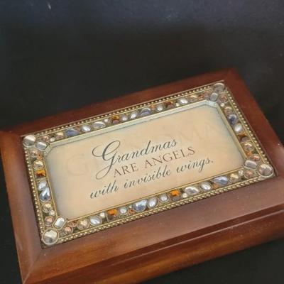 Dresser set, music box, pitcher