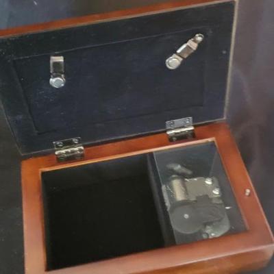 Dresser set, music box, pitcher