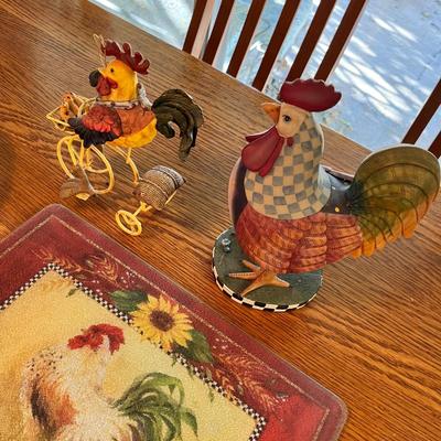 Lot 275 Assorted chicken items