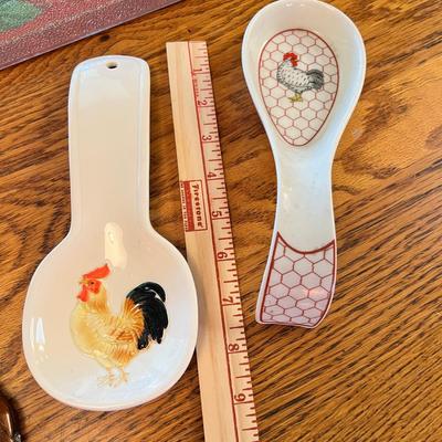 Lot 275 Assorted chicken items