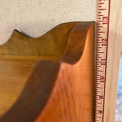 Lot 277 Shelf with Checken decor