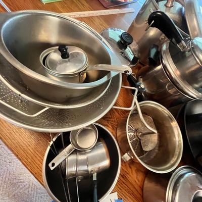 Lot 280 Pots & pans