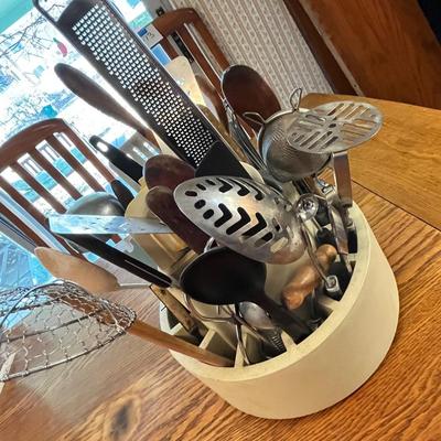 Lot 284 Utensils & holder