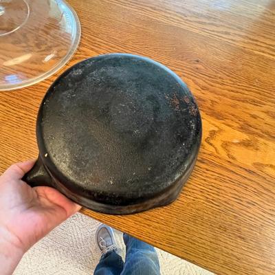 Lot 288 Wagner #8 Skillet w/ lid