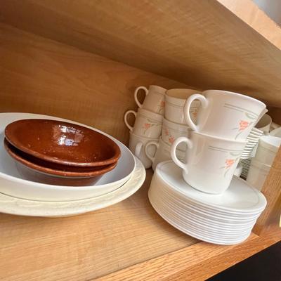 Lot 293 Corelle Dish set