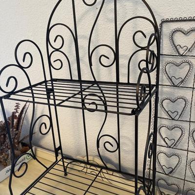 Small Bakers rack NIB and wire picture holder