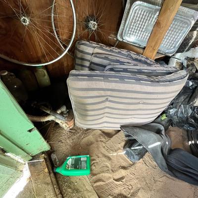 Lot 307 Garden shed contents #2