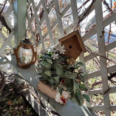 Lot 313 Outdoor decor