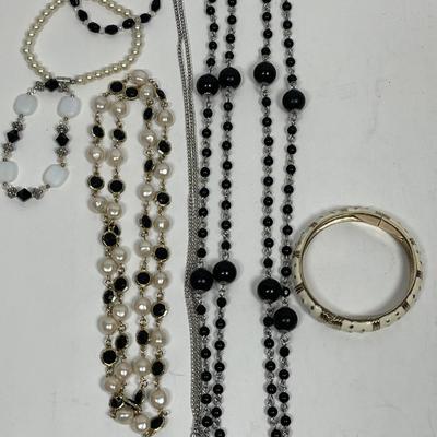 Vintage Fashion Jewelry Lot - 3 necklaces, 4 bracelets