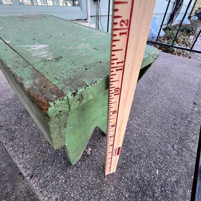 Lot 319 cute green step stool