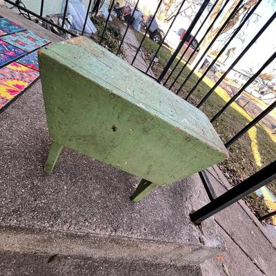 Lot 319 cute green step stool