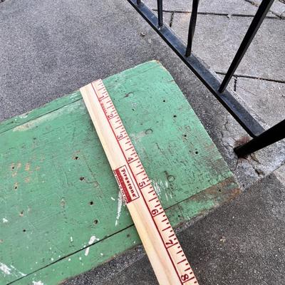 Lot 319 cute green step stool
