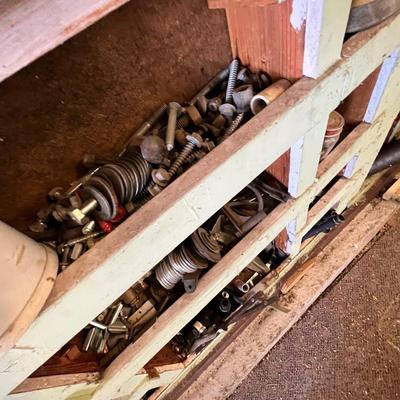 Lot 321 Hardware