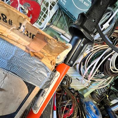 Lot 322 2 Tree pruners
