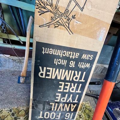 Lot 322 2 Tree pruners