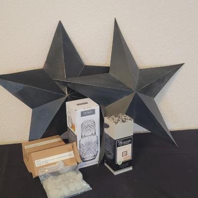 2 lge stars, NIB Carafe