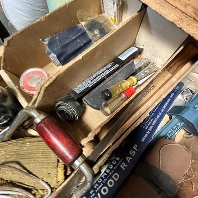 Lot 334 Drawer of tools & other