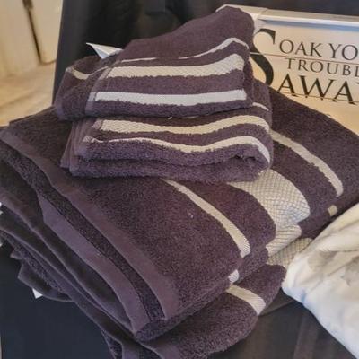 Shower curtain, towels