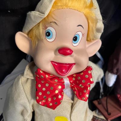 Porcelain face marionettes