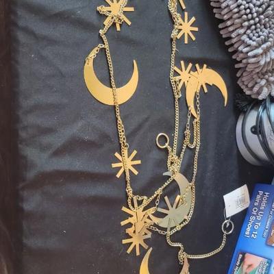 Moonlight garland, Genie bra, plus