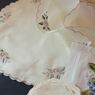 Linens, aluminum foil print