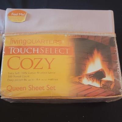 Living quarters queen bedding