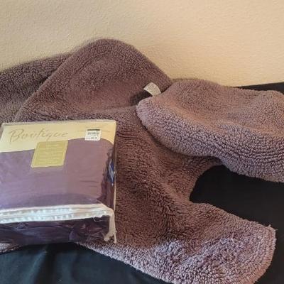 Plum mini duvet set, bath set